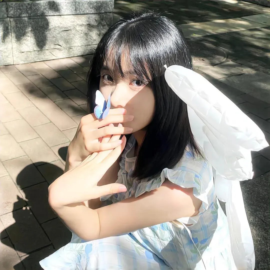 爱我还是爱他海报